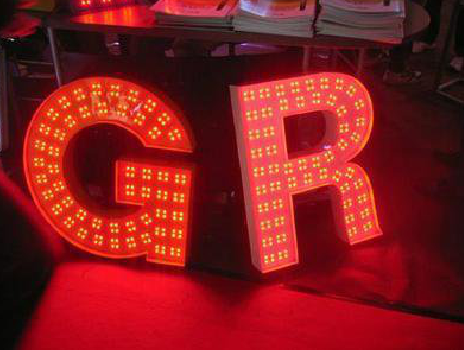 迪庆LED发光字常见的安装误区。